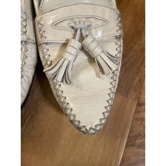 Stuart Weitzman Pointed Toe Tassel Loafer Flats White Womens 9M Patent Leather - Picture 14 of 14